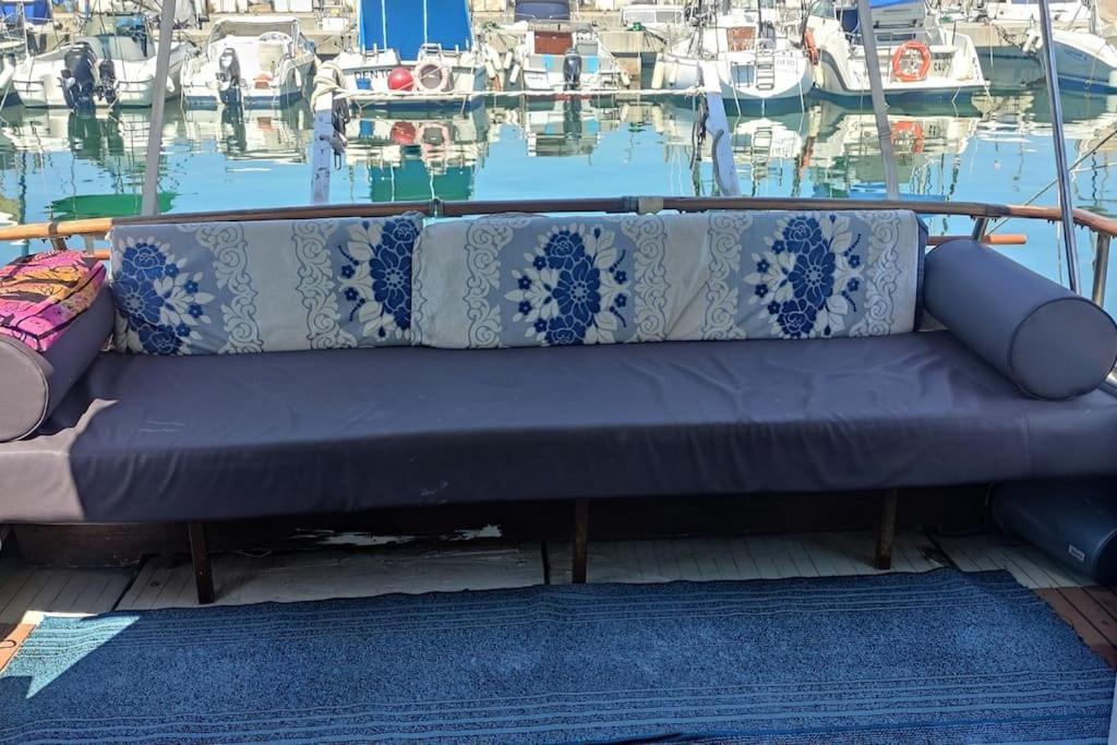 Precioso Barco En Barcelona Otel Badalona Dış mekan fotoğraf