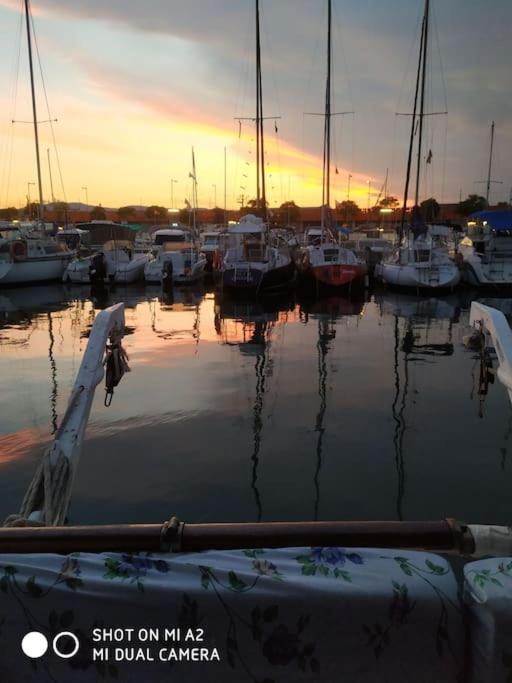 Precioso Barco En Barcelona Otel Badalona Dış mekan fotoğraf