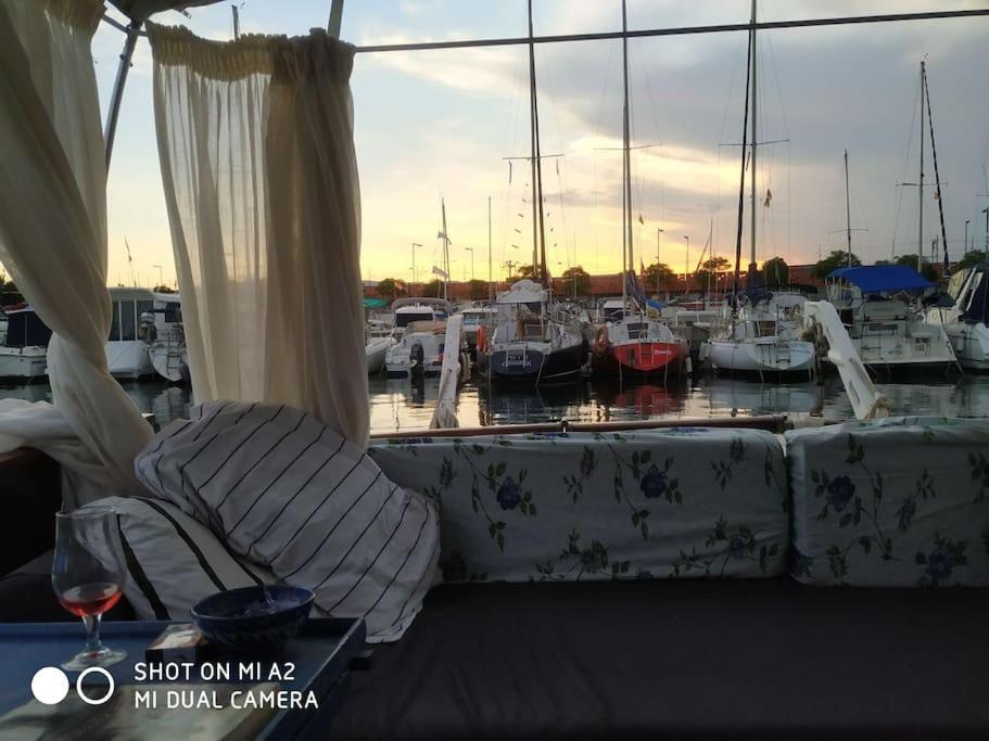 Precioso Barco En Barcelona Otel Badalona Dış mekan fotoğraf