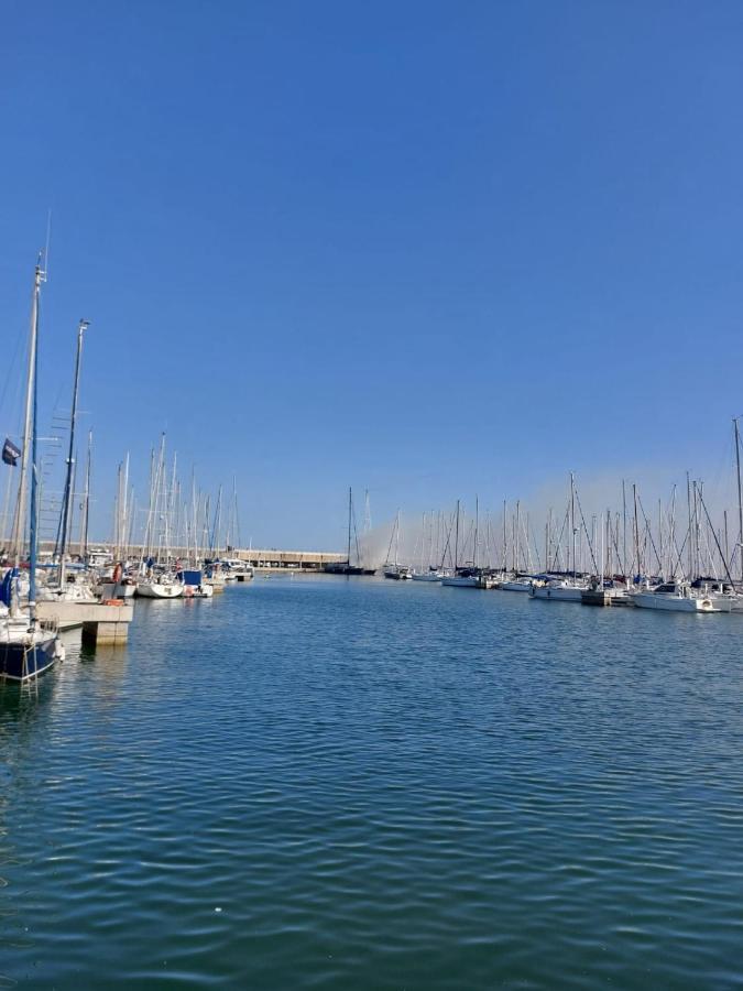 Precioso Barco En Barcelona Otel Badalona Dış mekan fotoğraf