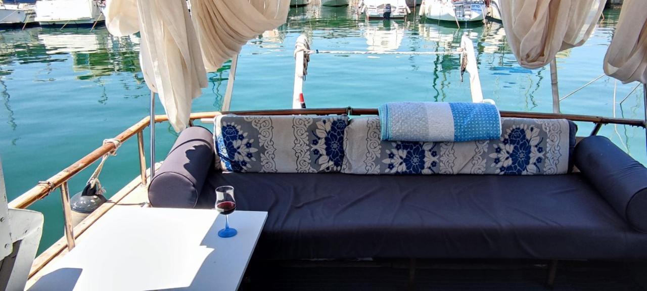 Precioso Barco En Barcelona Otel Badalona Dış mekan fotoğraf