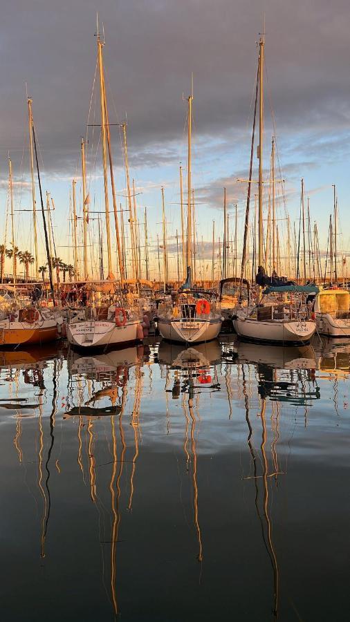 Precioso Barco En Barcelona Otel Badalona Dış mekan fotoğraf